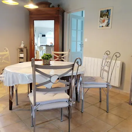 Maison Charmante A Avec Terrasse Et Jardin Сasa de vacaciones *