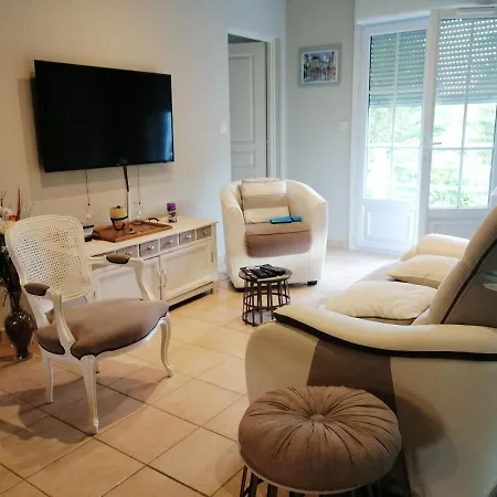 Maison Charmante A Avec Terrasse Et Jardin *