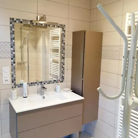 Maison Charmante A Avec Terrasse Et Jardin