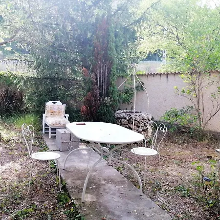Дом отдыха Maison Charmante A Avec Terrasse Et Jardin