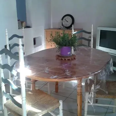 Holiday home Maison Charmante A Avec Terrasse Et Jardin *