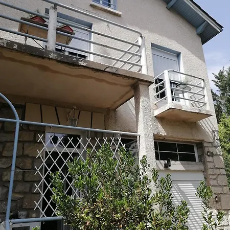 Holiday home Maison Charmante A Avec Terrasse Et Jardin